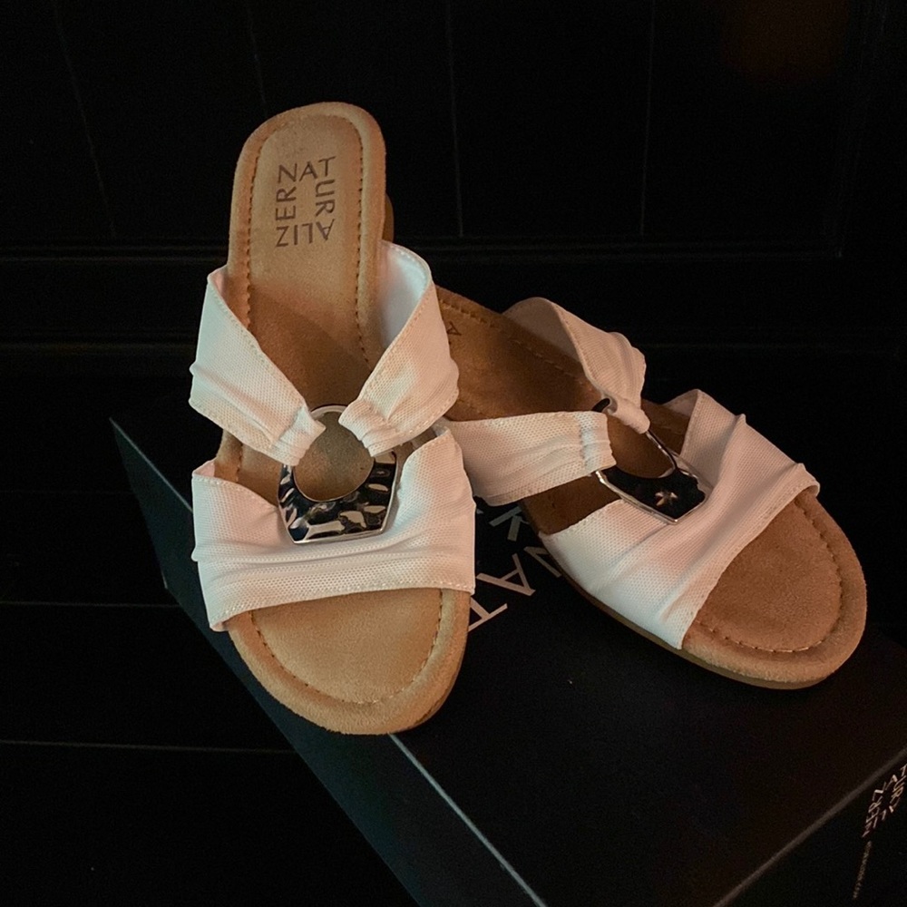 Naturalizer Fabric Upper with Silver detail